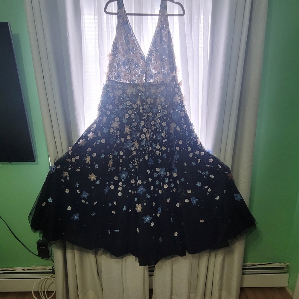 Mac Duggal- Mother of the Groom Gown- size 18 - Picture 12 of 15